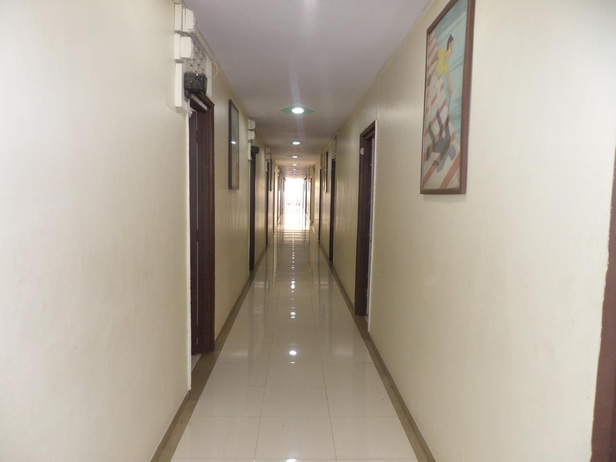 Vrindavan Lodge Solapur Exterior photo